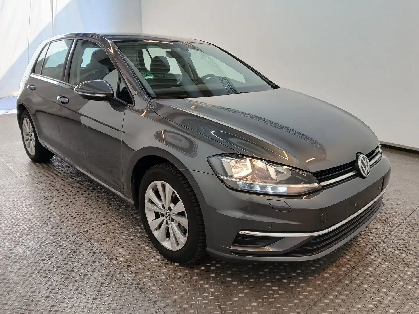 Volkswagen Golf VII Lim. Comfortline*AppleCarplay*Navi*SHZ* Gris - 2