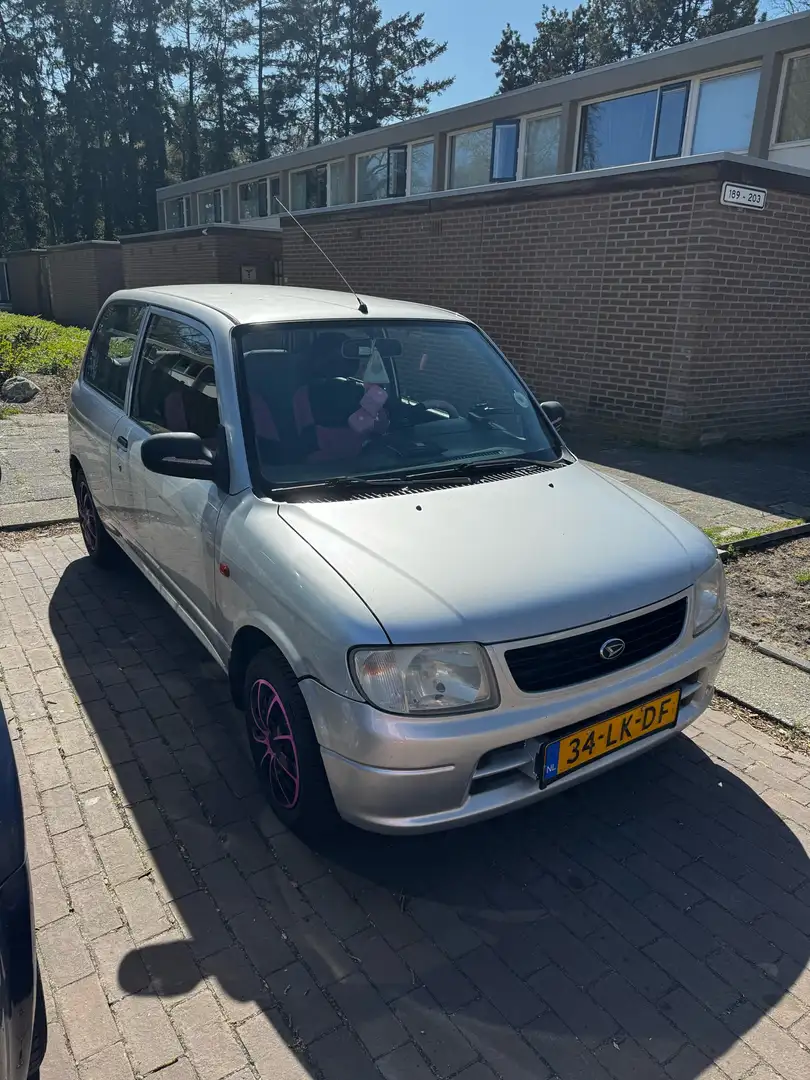 Daihatsu Cuore 1.0-12V DVVT XTi Grijs - 1