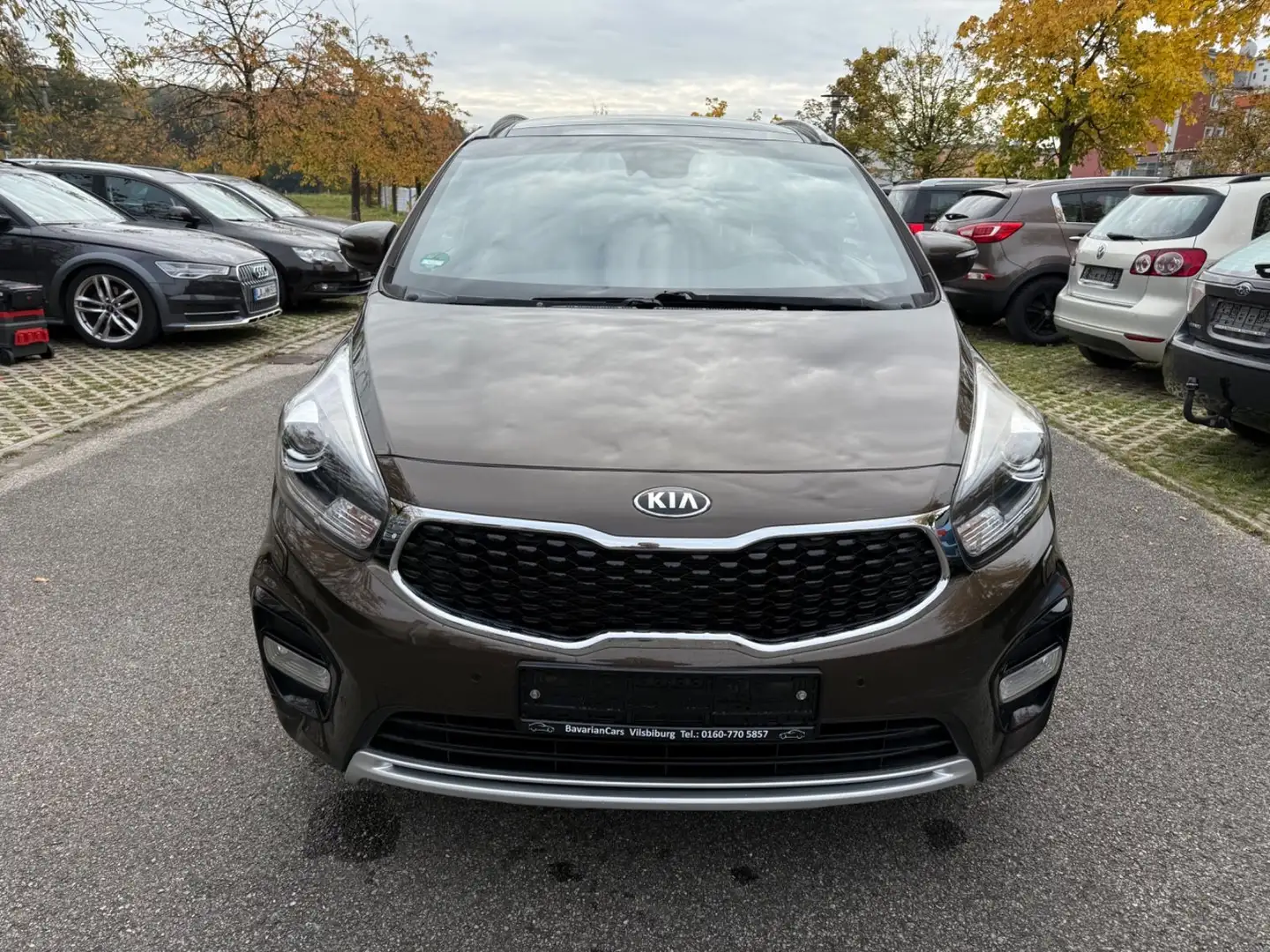 Kia Carens Spirit, Tüv 12/2026, 2. Hand, 7 Sitzer! Brun - 2