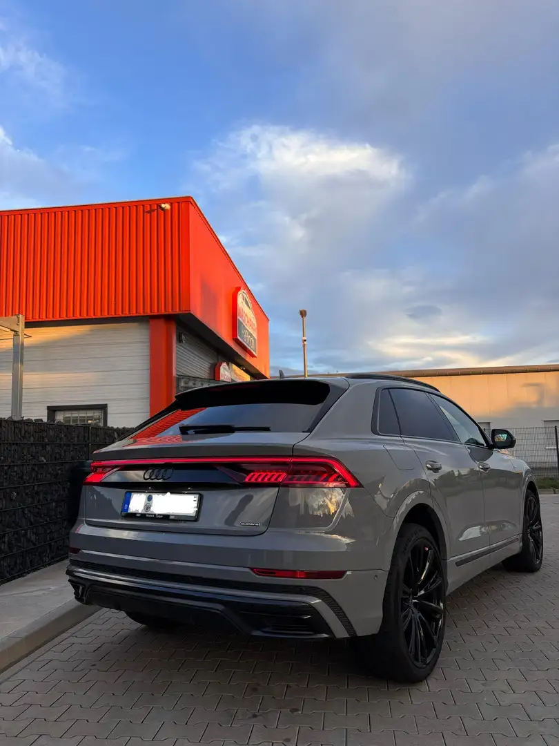 Audi Q8 Audi Q8 Competition Plus 50 TDI Quattro Tiptronic Grau - 1