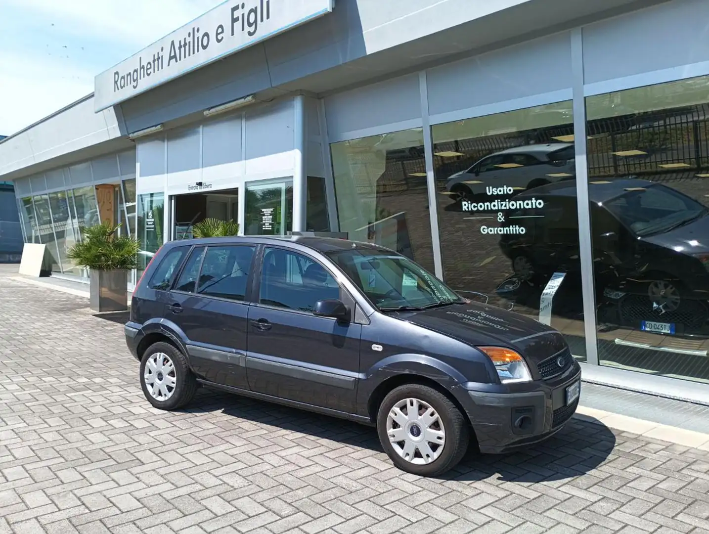 Ford Fusion 1.4 16V  5p. Titanium Grijs - 2