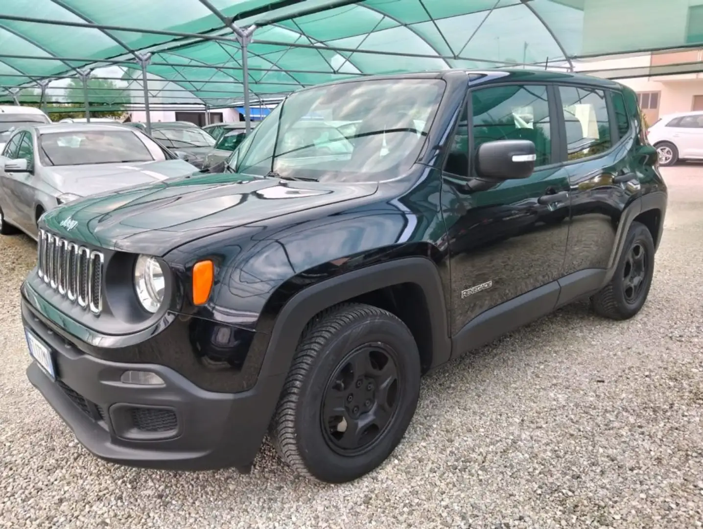 Jeep Renegade 1.6 E-TorQ EVO Sport Noir - 1