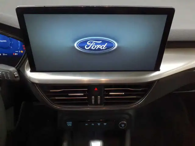 Ford Focus view 6