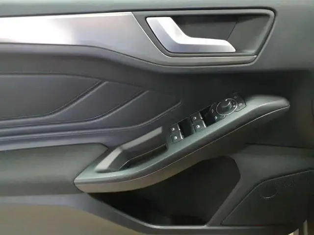 Ford Focus view 4