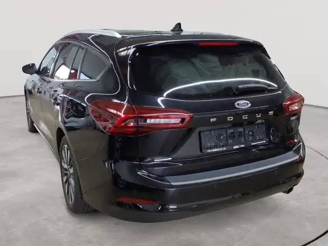 Ford Focus view 2