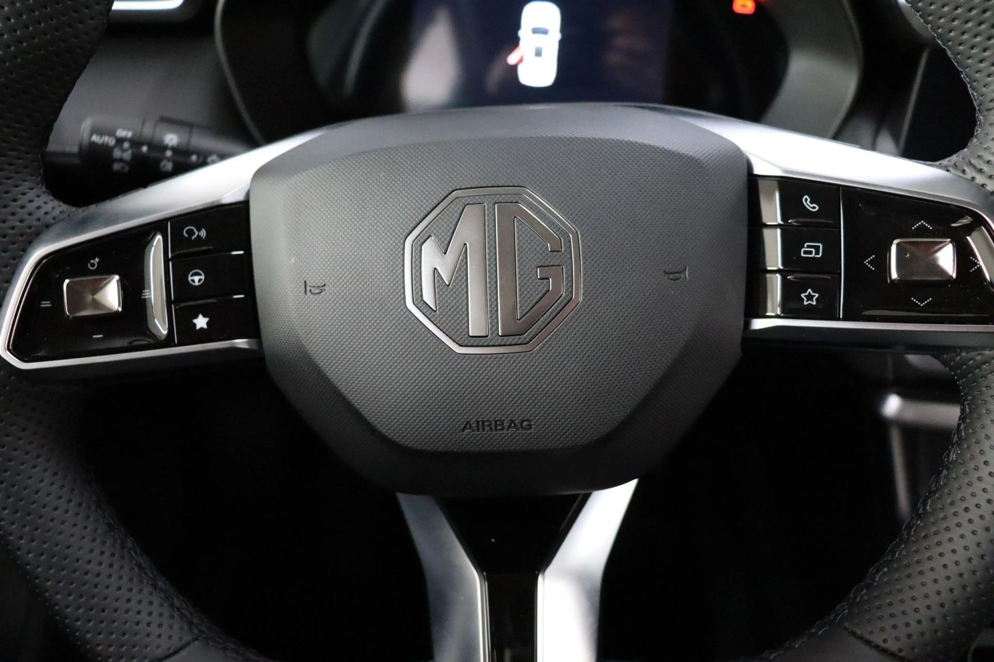 MG ZS 1.5 Hybrid+ Luxury 360°Navi,Totw PANO AKTION — photo 9