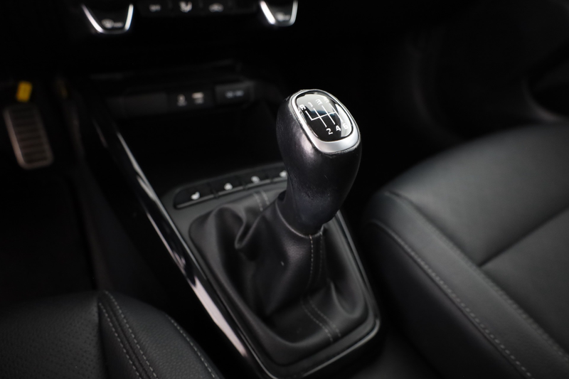 Kia Stonic 1.0 T-GDI Platinum Navi Sitzheizung Leder — photo 14