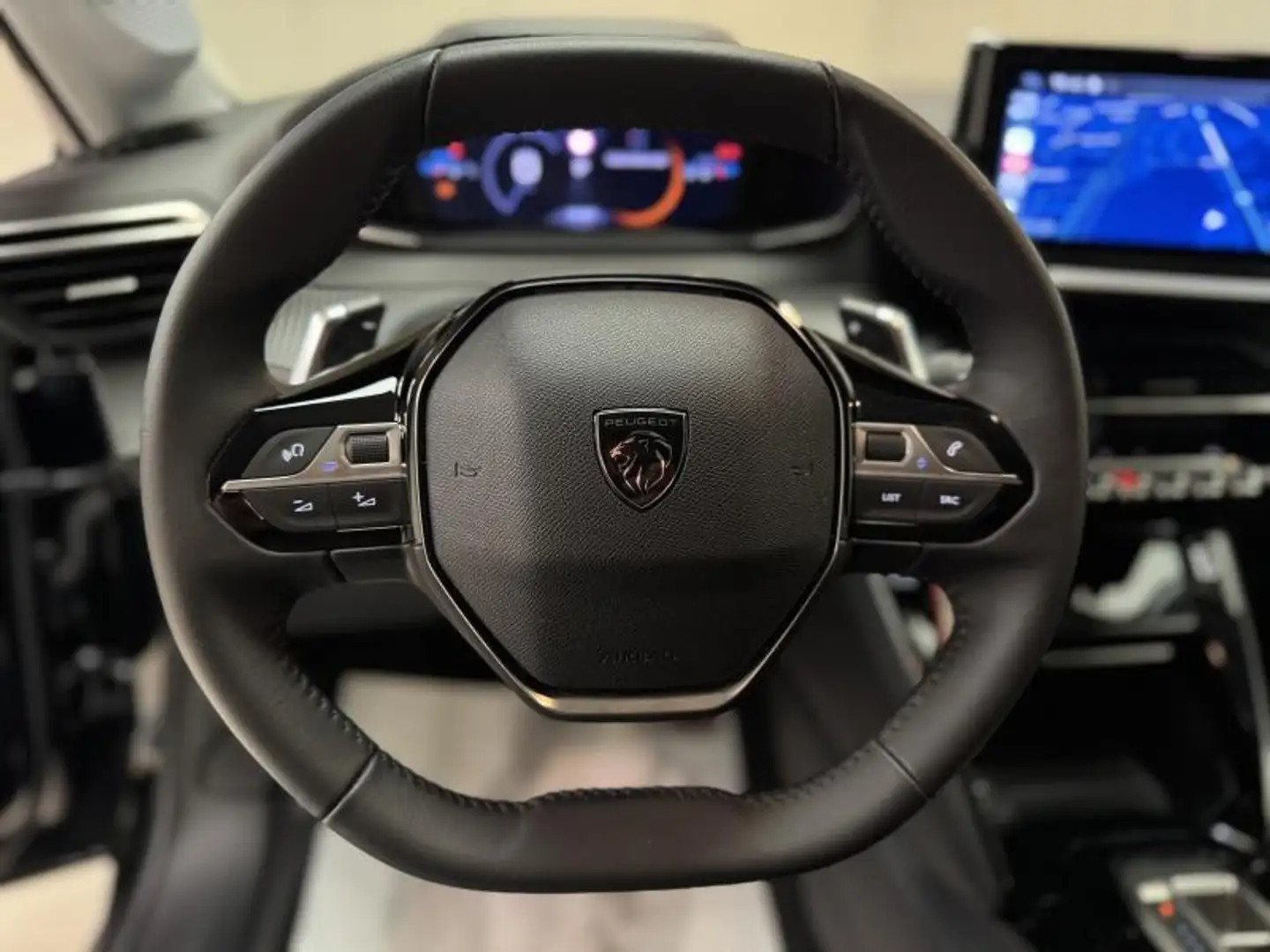 Peugeot 208 1.2i Hybrid Allure e-DCS6 LED|GPS|CARPLAY|PDC|CRUI Noir - 2