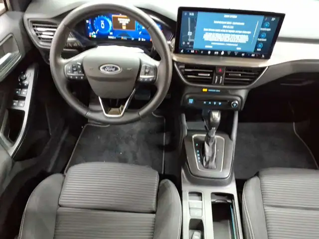 Ford Focus view 10