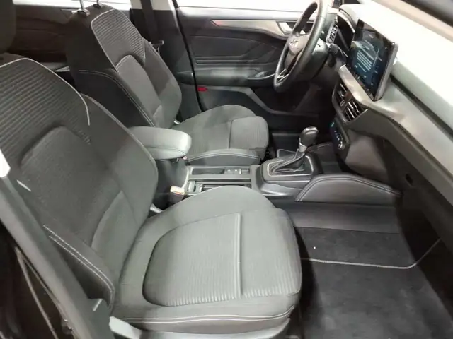 Ford Focus view 8
