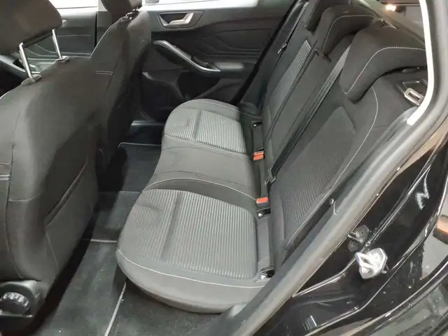Ford Focus view 13