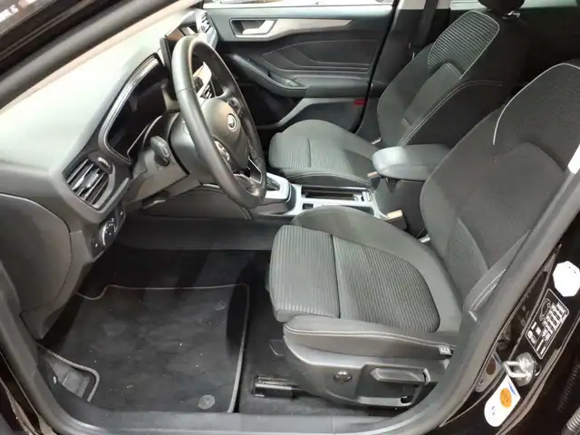 Ford Focus view 7