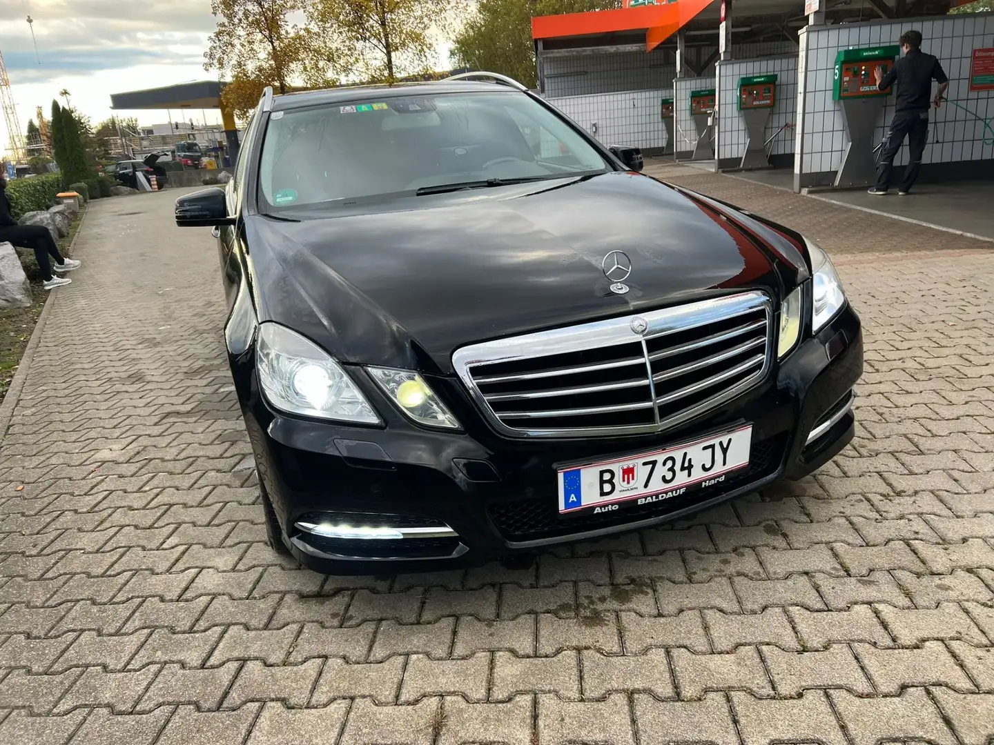 Mercedes-Benz E 220 T CDI DPF BlueEFFICIENCY 7G-TRONIC Avantgarde - 1