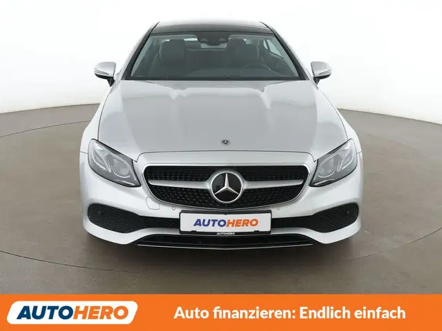 Mercedes-Benz E-Class view 9