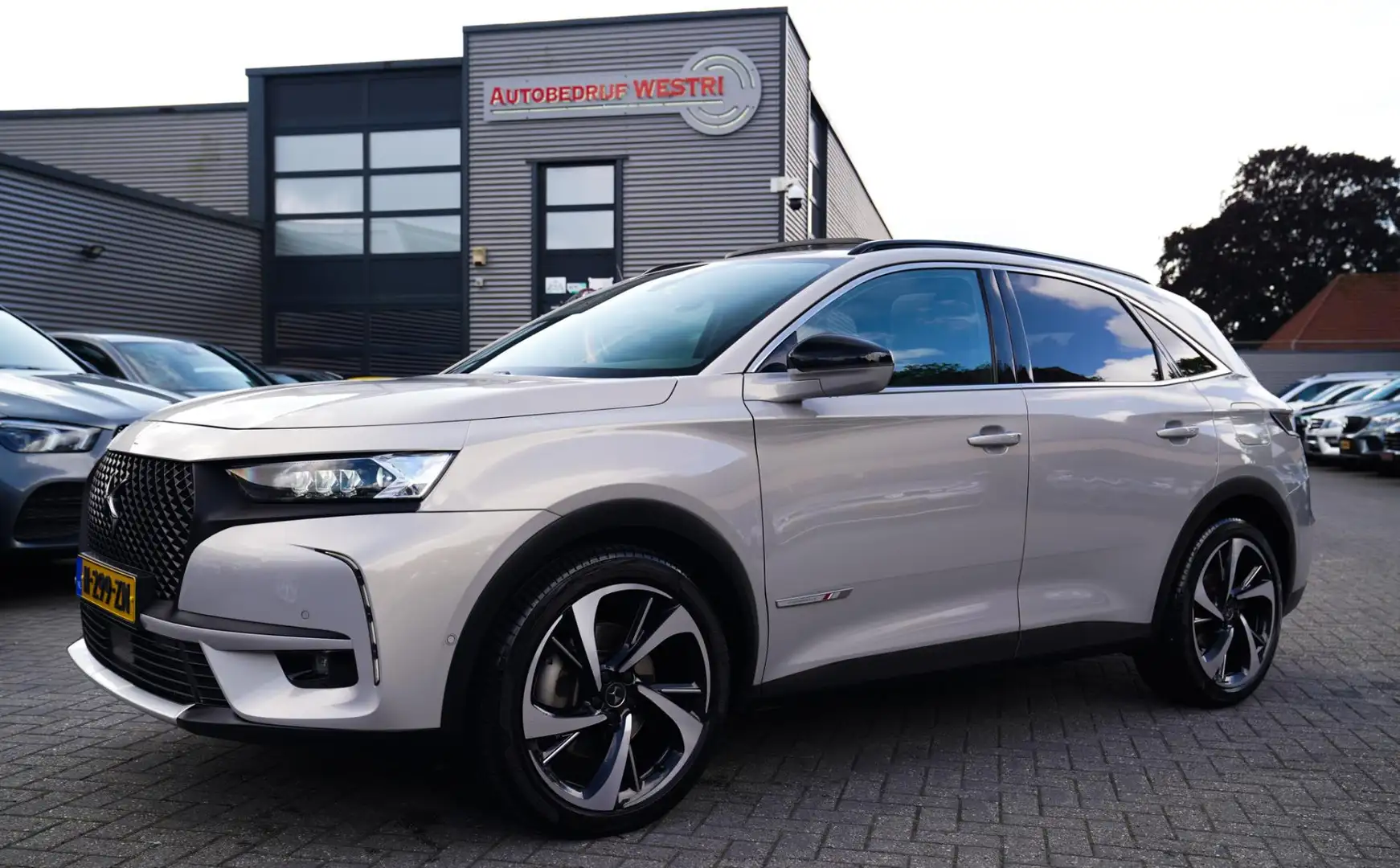 DS Automobiles DS 7 Crossback E-Tense Performance Line+ | Panorama | incl BTW | Grijs - 1