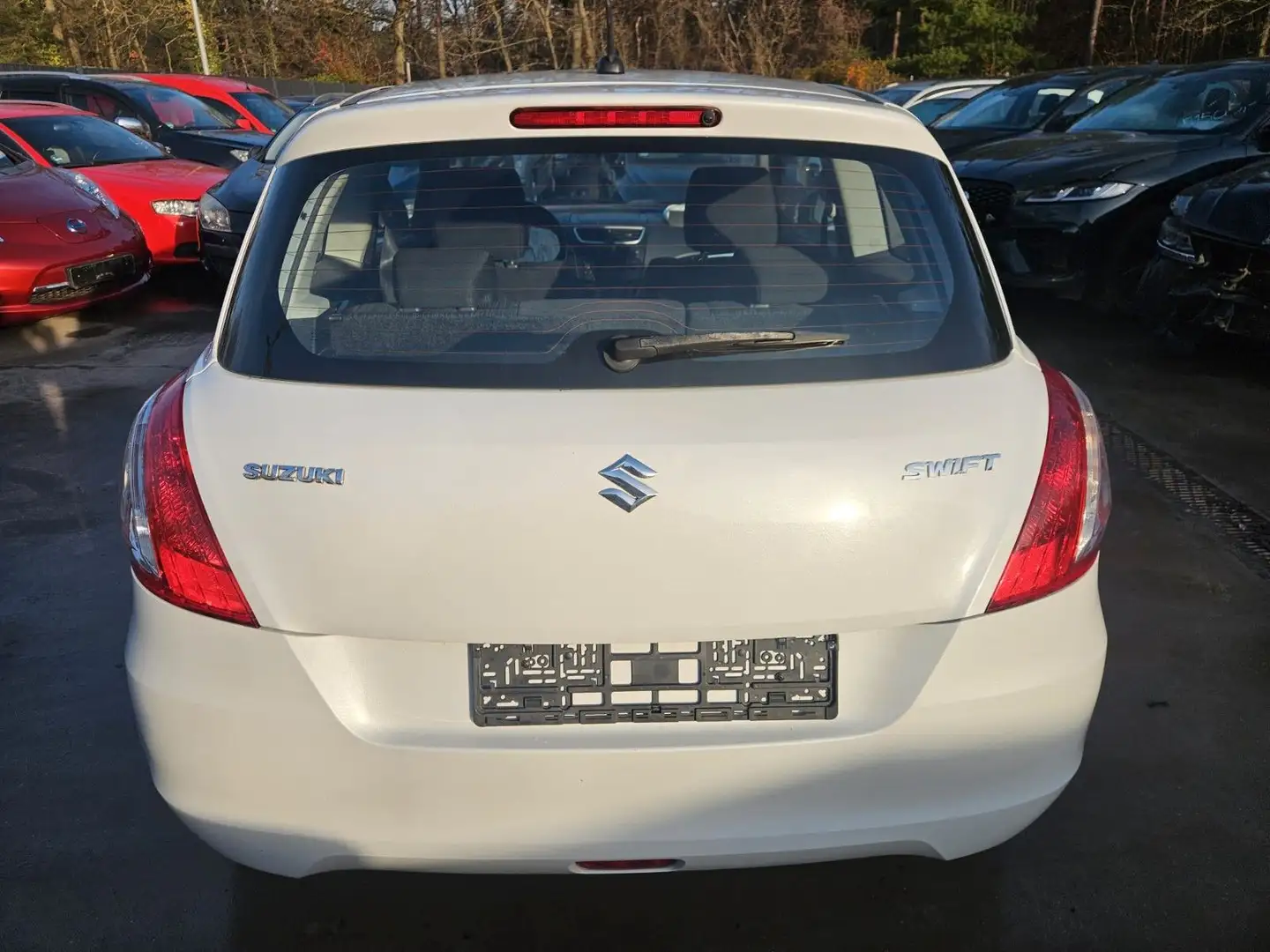 Suzuki Swift Club Weiß - 2