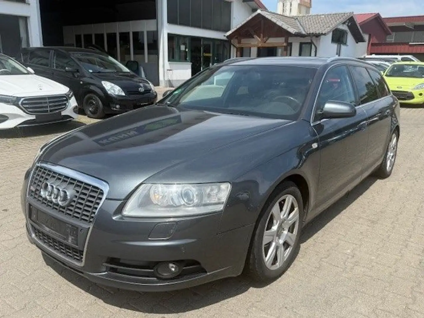 Audi A6 Avant 2.7TDI Quattro SLine Xenon Navi 2xPDC Grau - 1