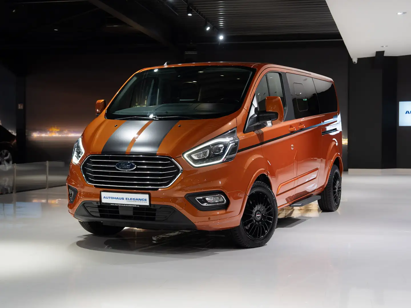 Ford Tourneo Custom Kombi 320 L2 Tourneo Titanium Orange - 1
