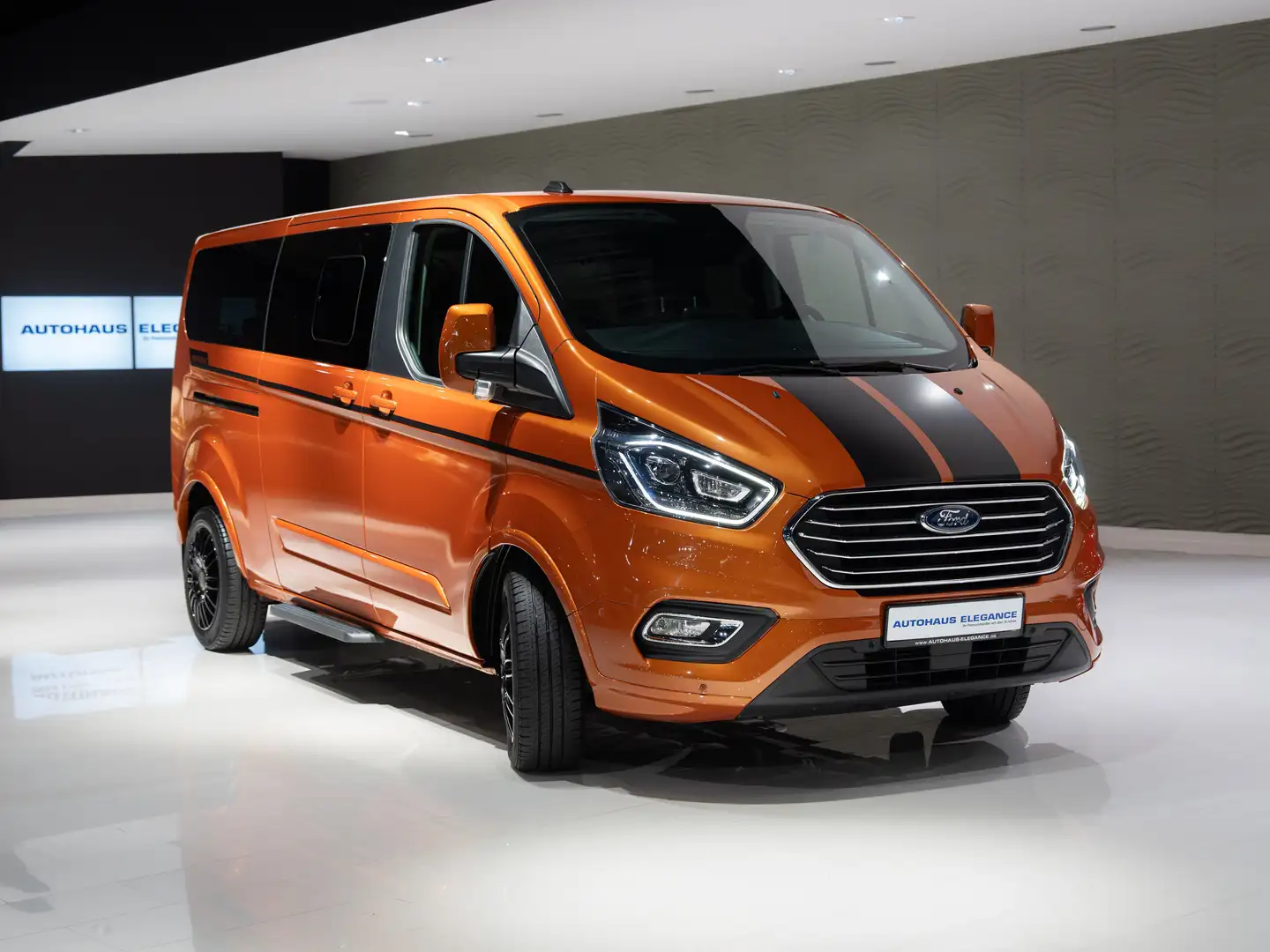 Ford Tourneo Custom Kombi 320 L2 Tourneo Titanium Orange - 2