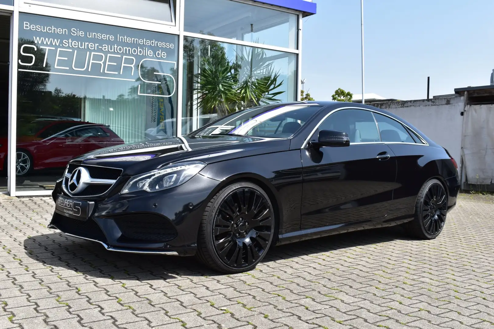 Mercedes-Benz E 250 CGI Coupé AMG Sportpaket LED Navi Black - 1