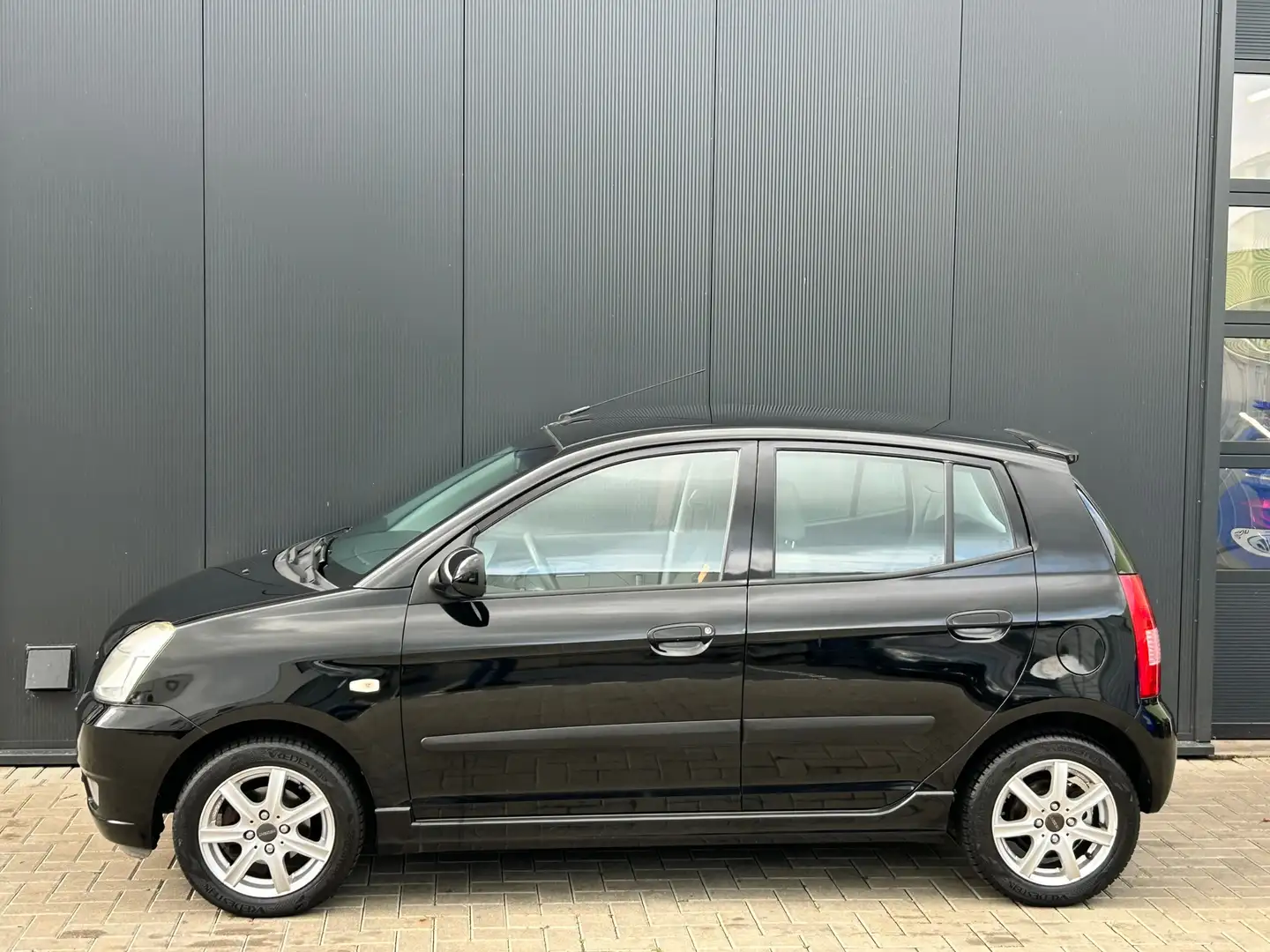 Kia Picanto 1.0 LXE 5-deurs | Airco | Zwart - 2