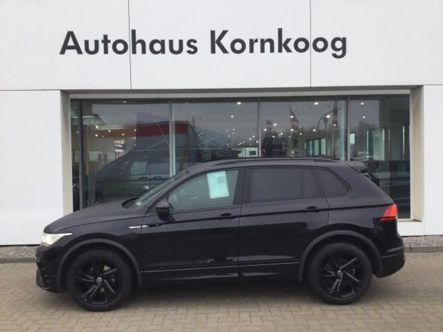 Volkswagen Tiguan 1.5 TSI DSG OPF R-Line "Black Style" AHK Schwarz - 1