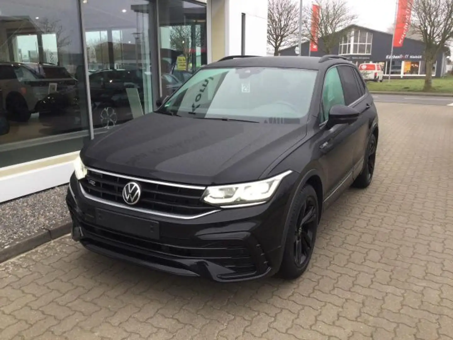 Volkswagen Tiguan 1.5 TSI DSG OPF R-Line "Black Style" AHK Schwarz - 2
