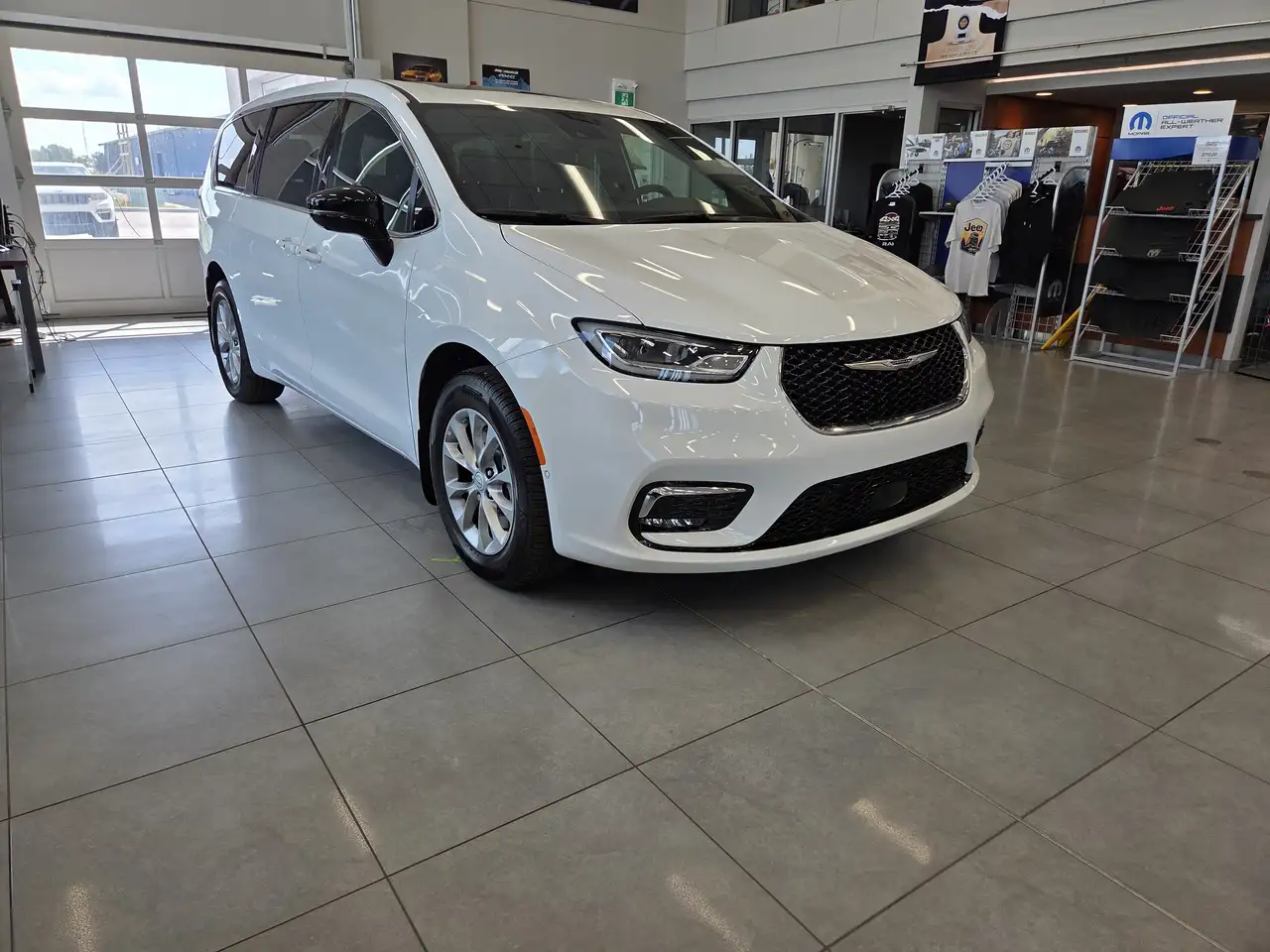 Chrysler Pacifica снимка Chrysler Pacifica
