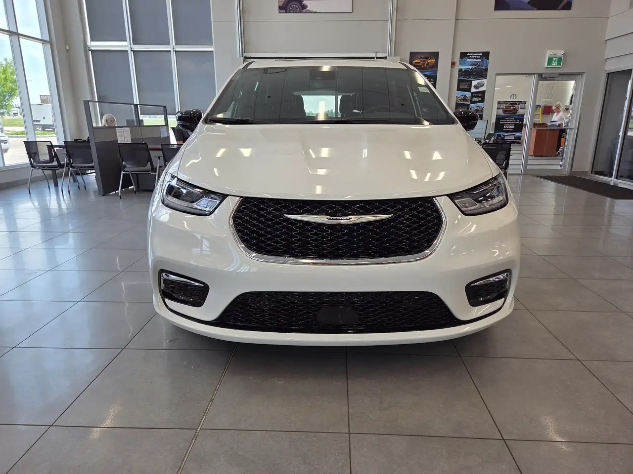 Chrysler Pacifica снимка Chrysler Pacifica
