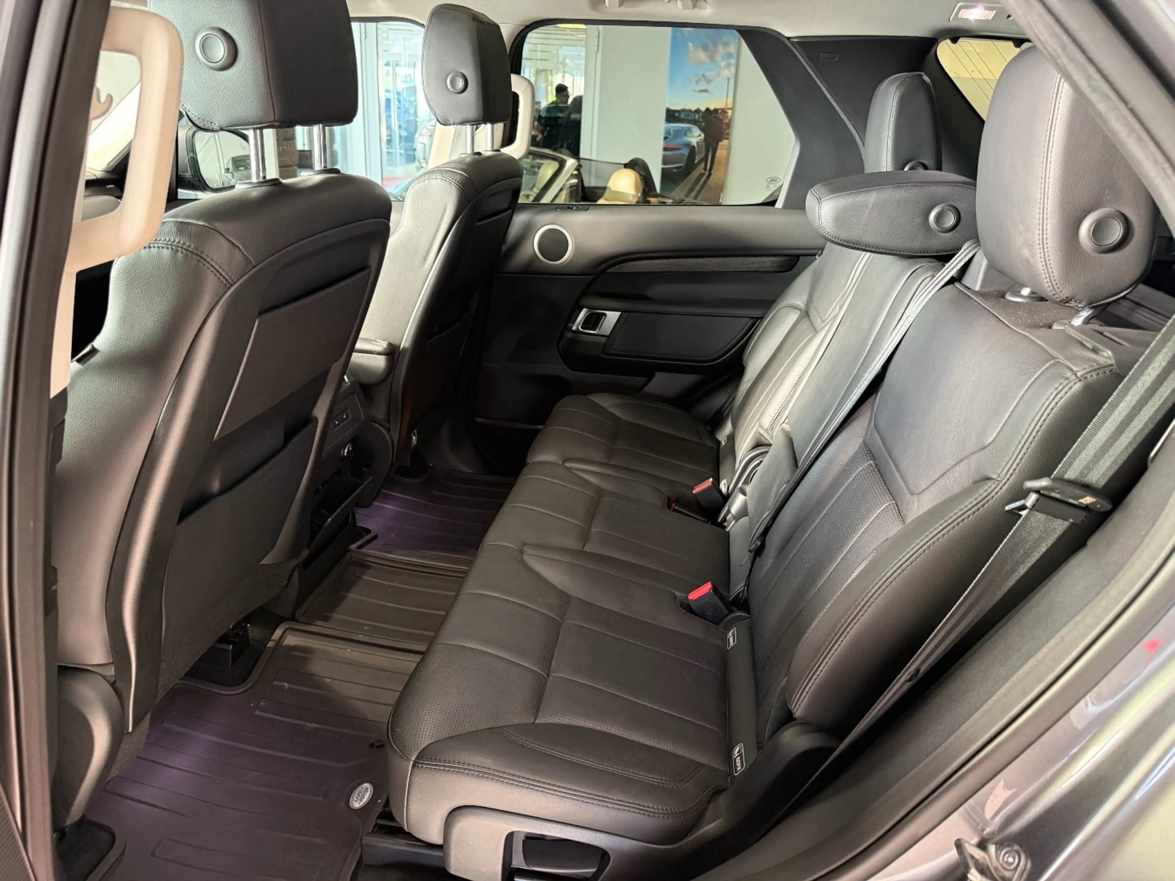 Land Rover Discovery 5 HSE TD6* AHK*PANORAMA*7Sitzer — photo 10