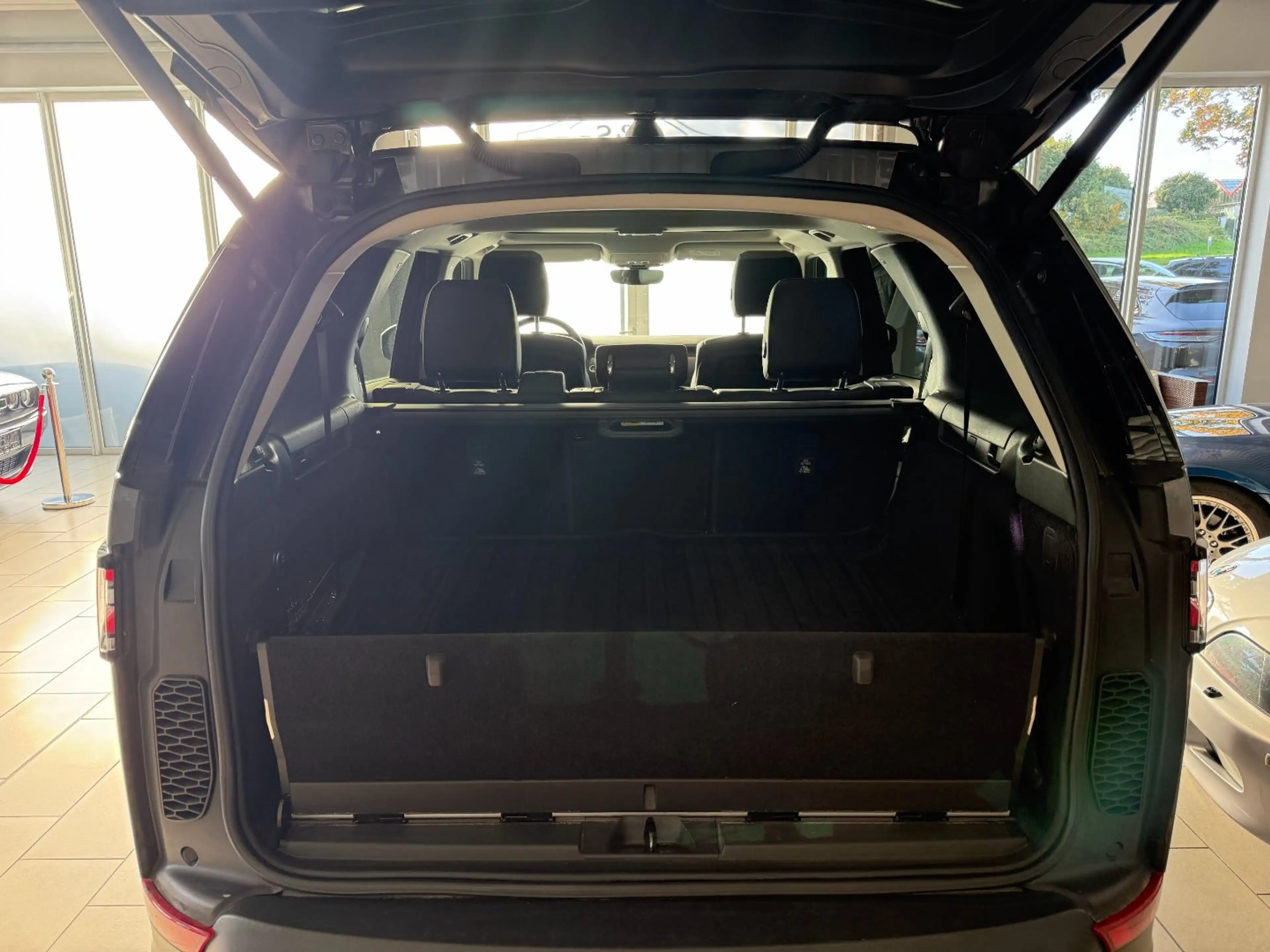 Land Rover Discovery 5 HSE TD6* AHK*PANORAMA*7Sitzer — photo 21
