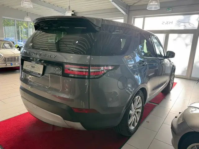 Land Rover Discovery view 7