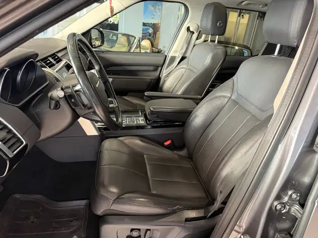 Land Rover Discovery view 9