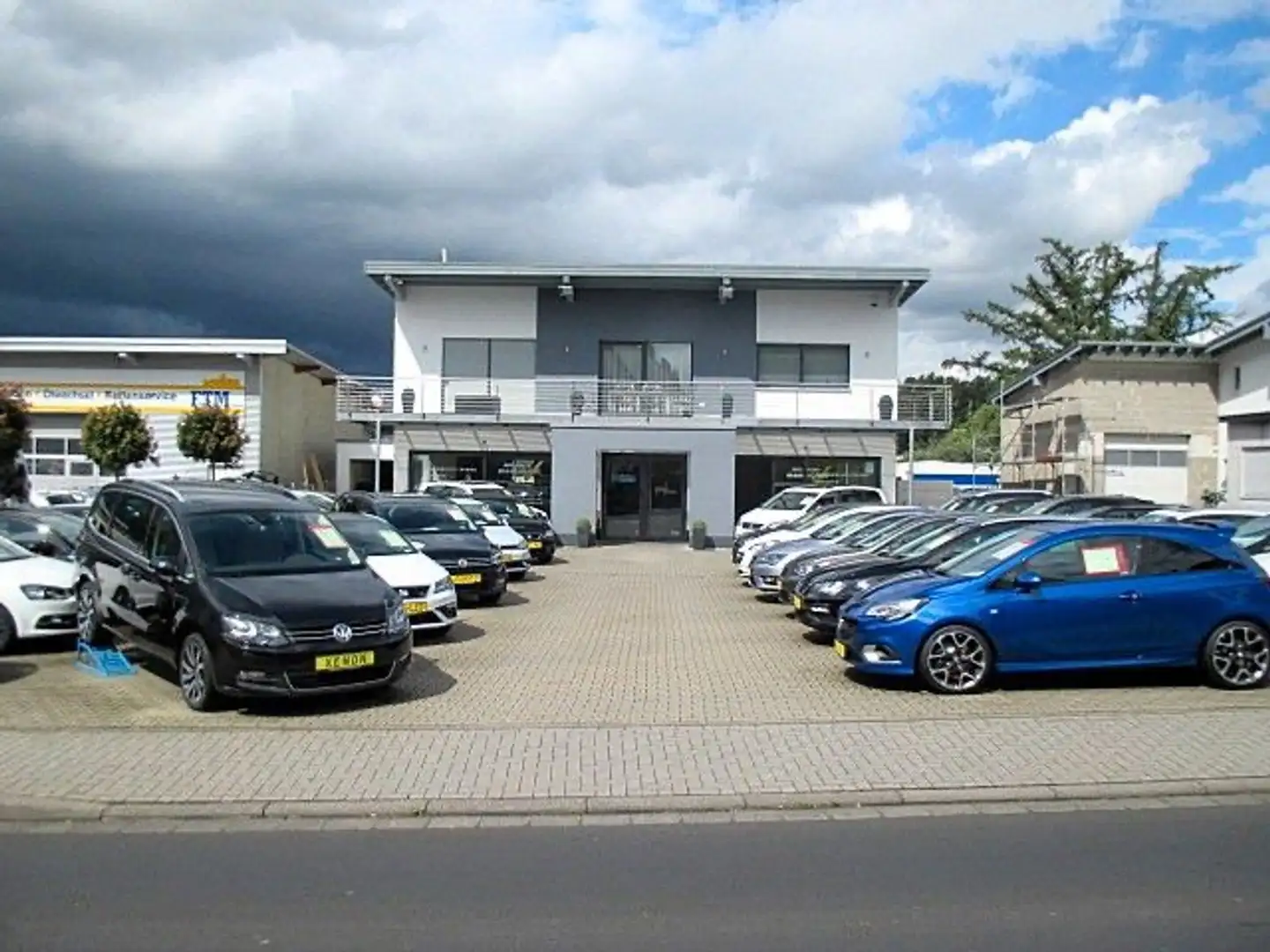 Hyundai TUCSON 1.6 Trend 2WD *KLIMA *PDC *GARANTIE Schwarz - 1