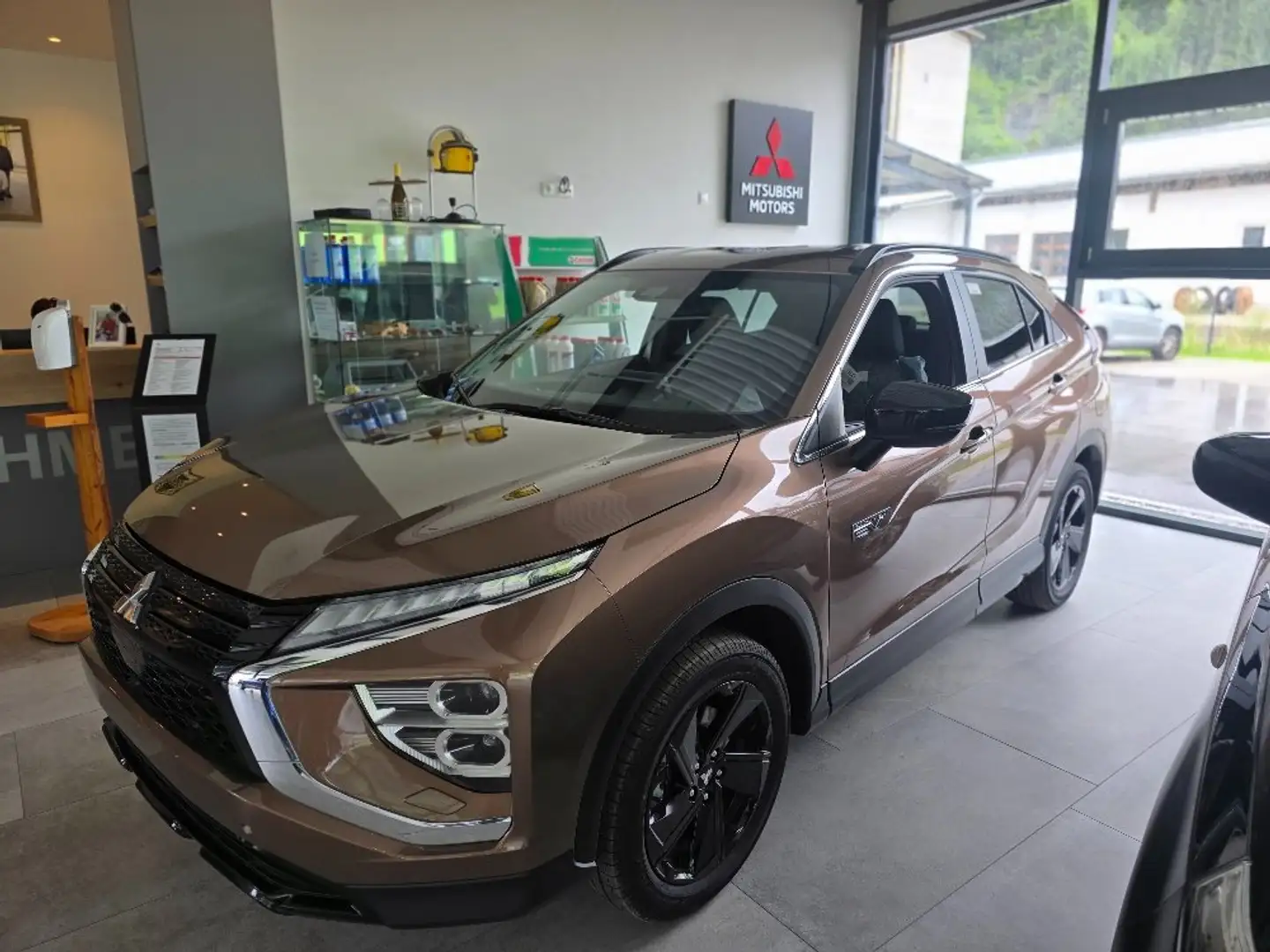 Mitsubishi Eclipse Cross Eclipse Cross 2,4 PHEV 4WD Intense+45 Jahre Bronze - 2
