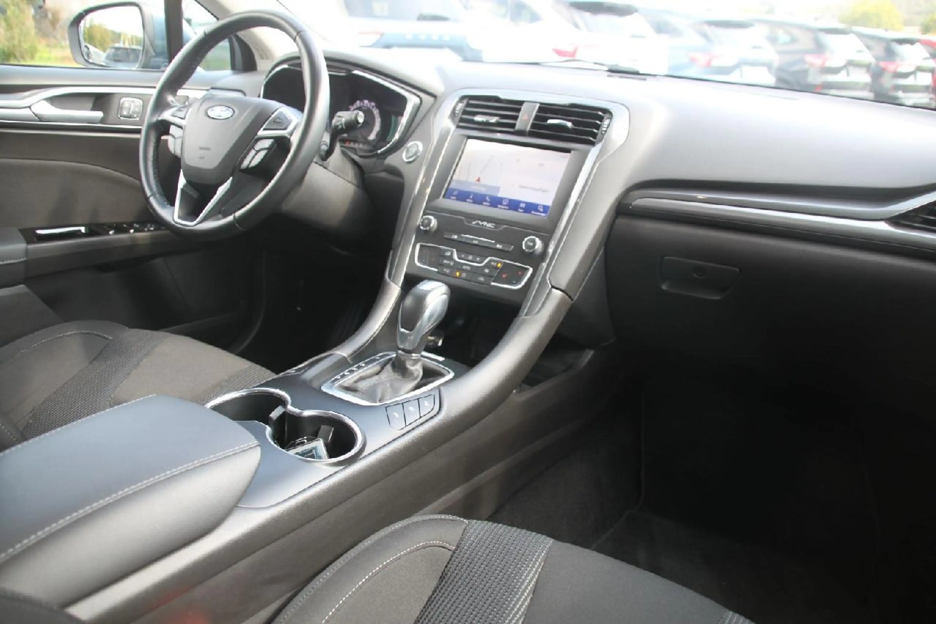 Ford Mondeo Hybrid Business Edition+NAVI+KLIMA+RFK+SHZ+AHK+ — photo 11