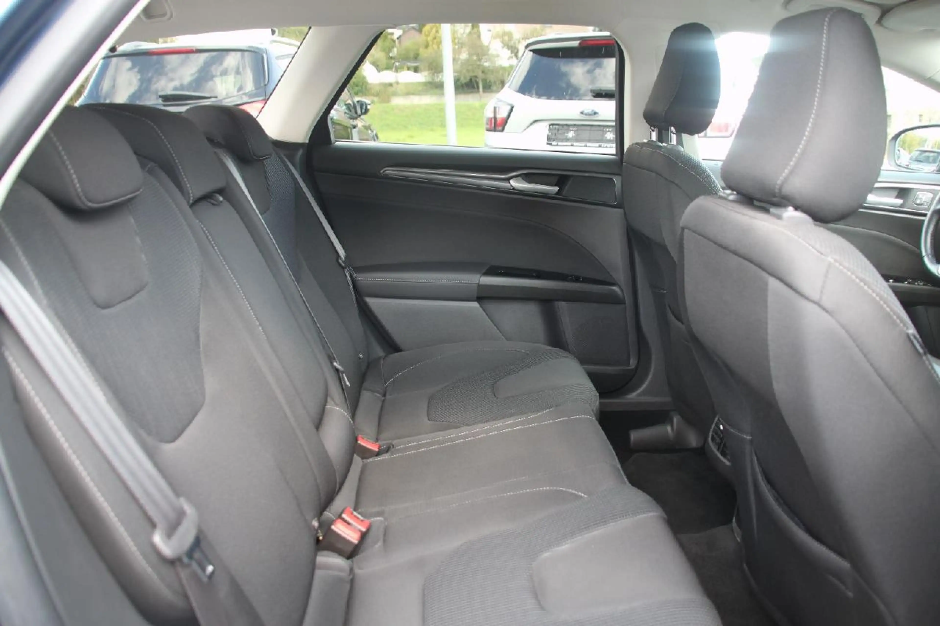 Ford Mondeo Hybrid Business Edition+NAVI+KLIMA+RFK+SHZ+AHK+ — photo 15