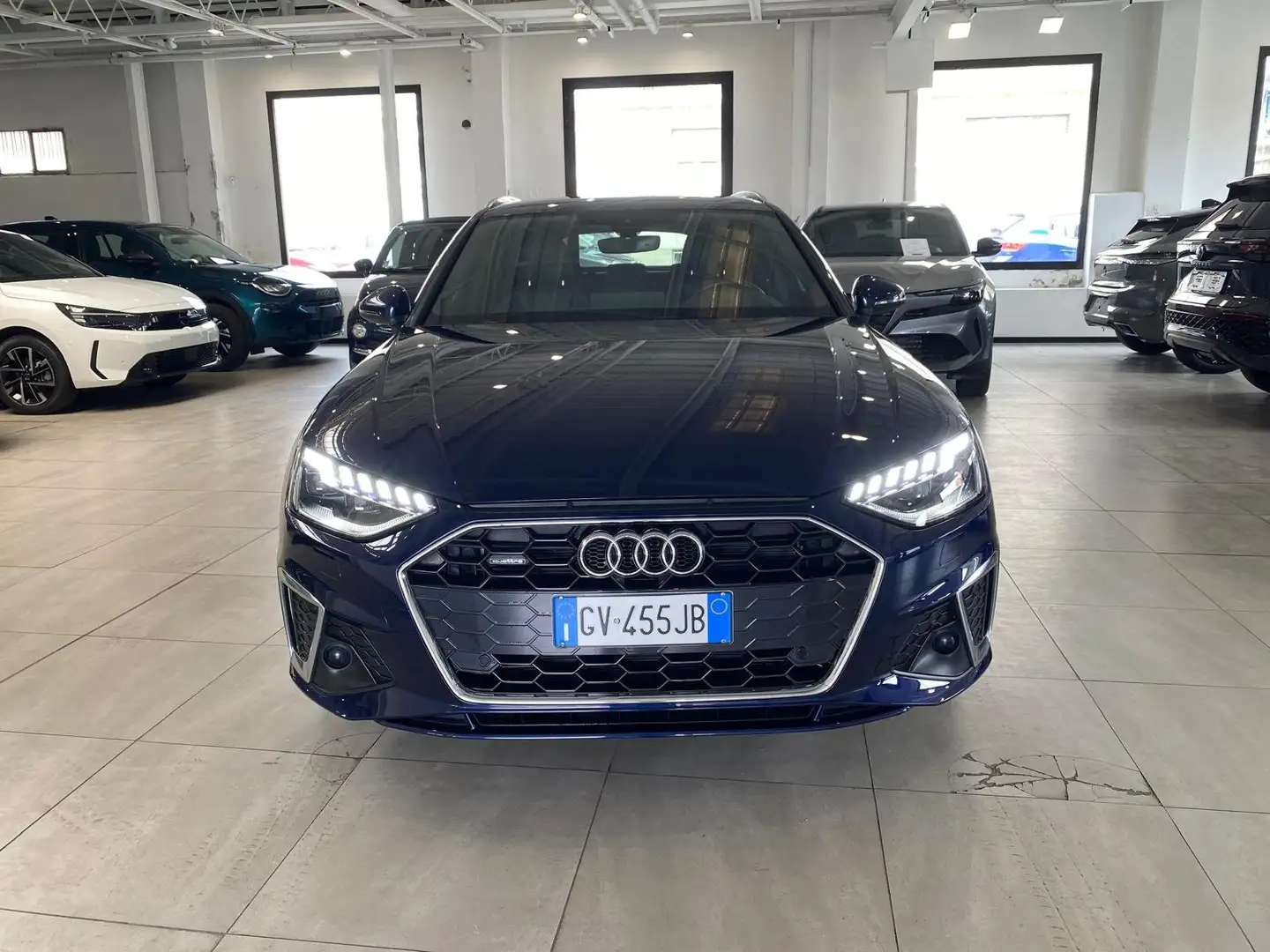 Audi A4 Avant 40 2.0 tdi mhev S line quattr 204cv s-tronic Bleu - 2