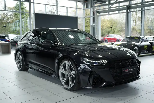 Audi RS6 Avant view 6