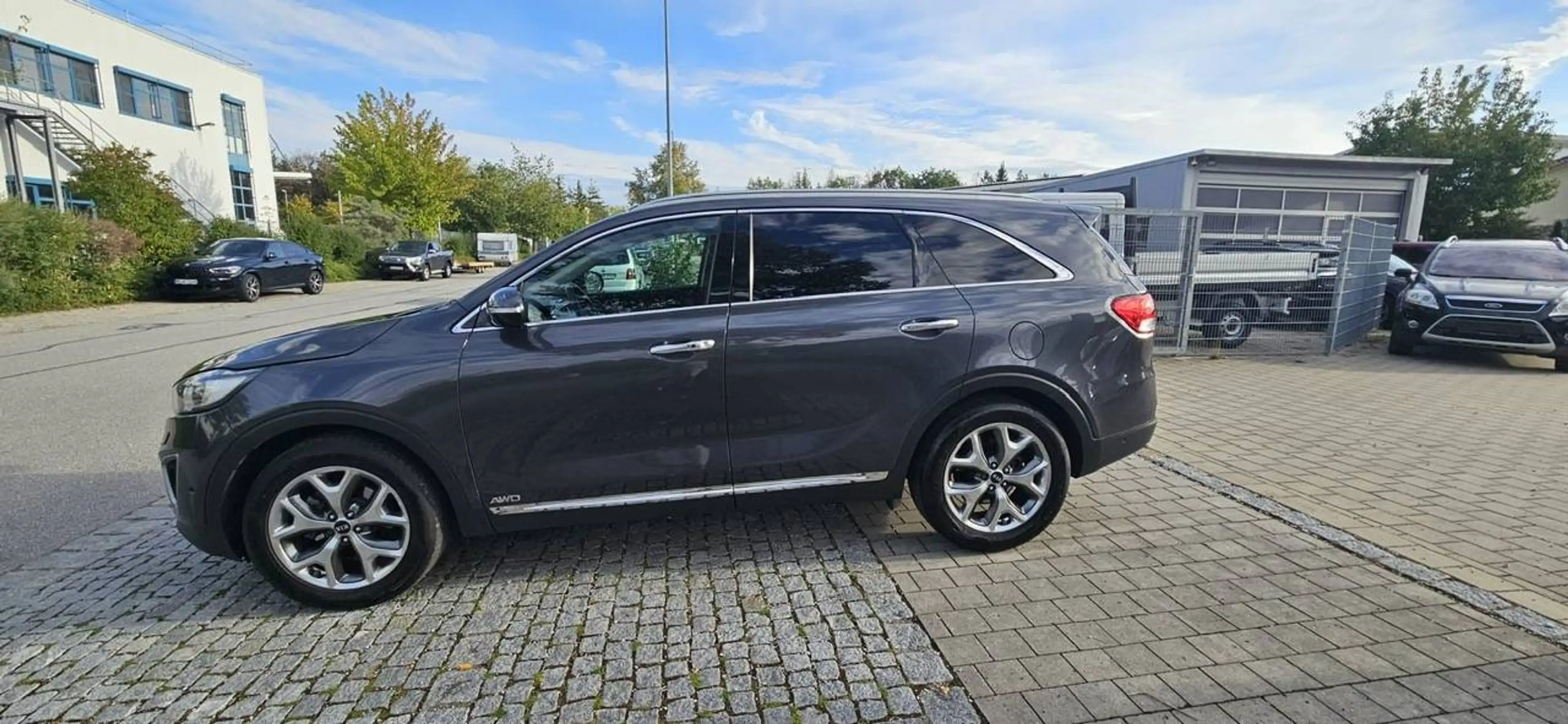 Kia Sorento Platinum Edition 4WD — photo 11