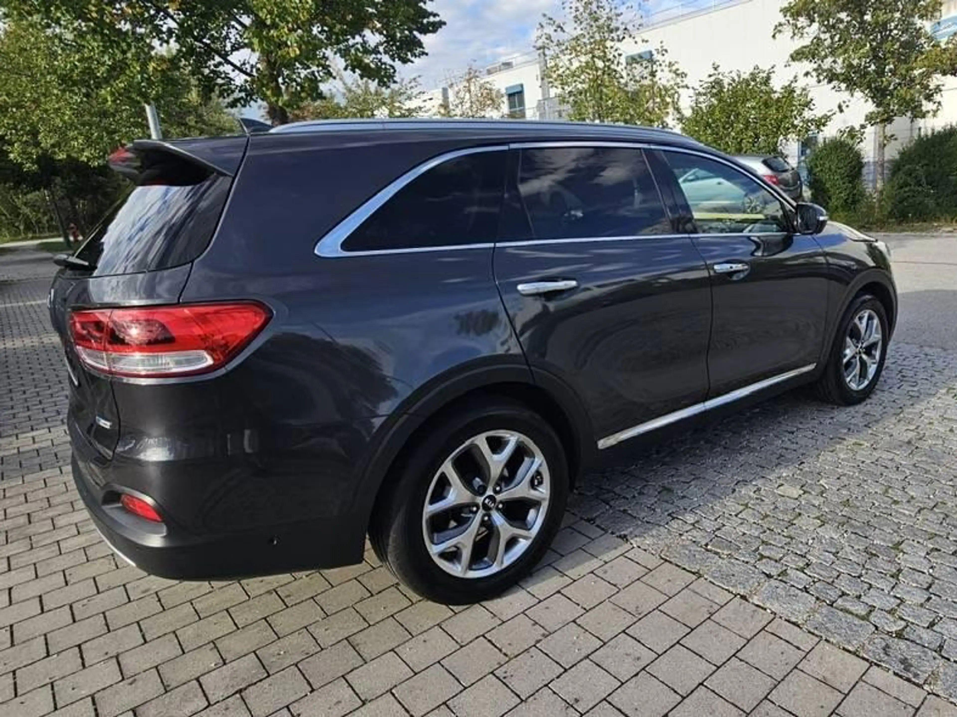 Kia Sorento Platinum Edition 4WD — photo 6