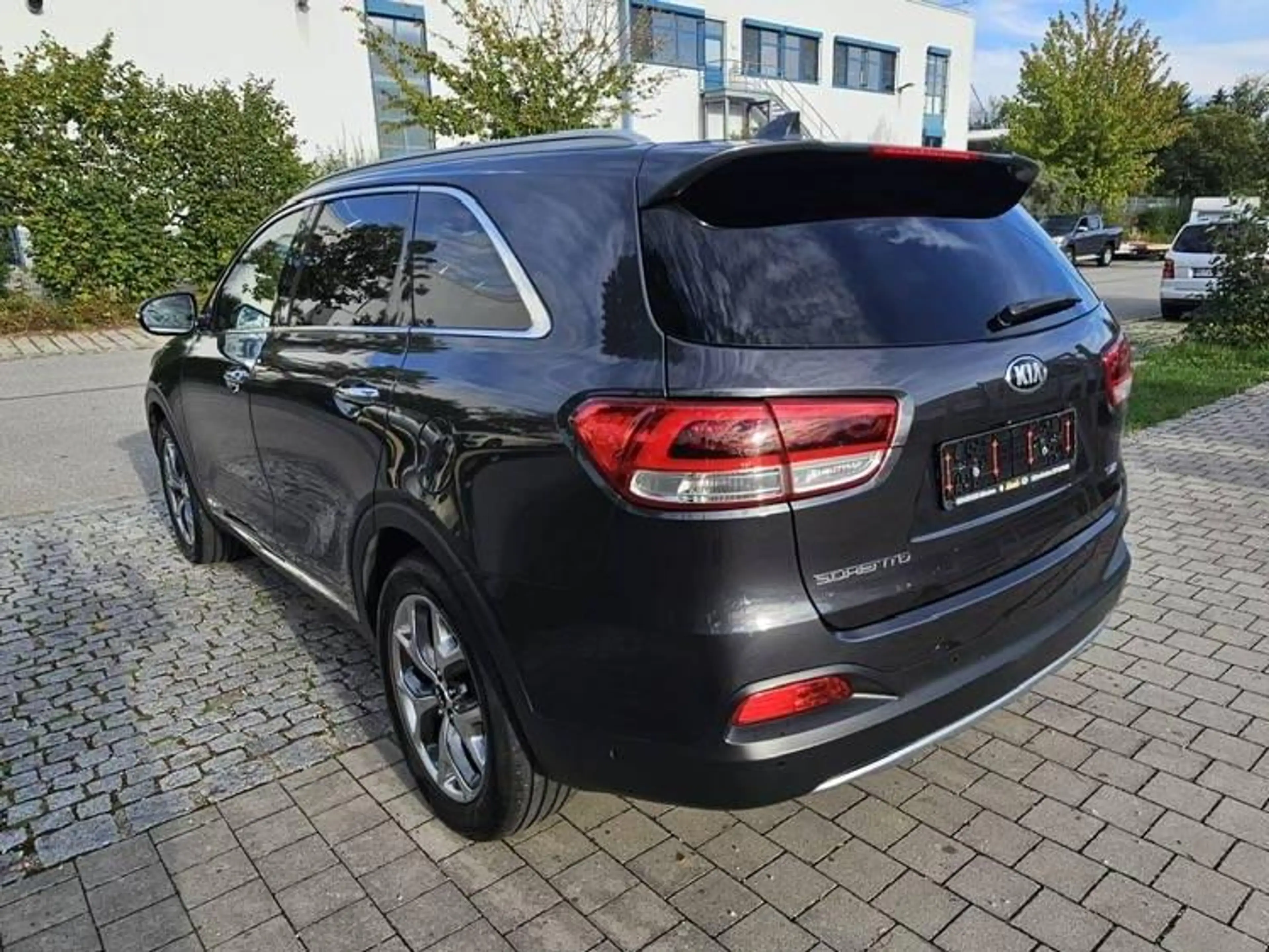Kia Sorento Platinum Edition 4WD — photo 9