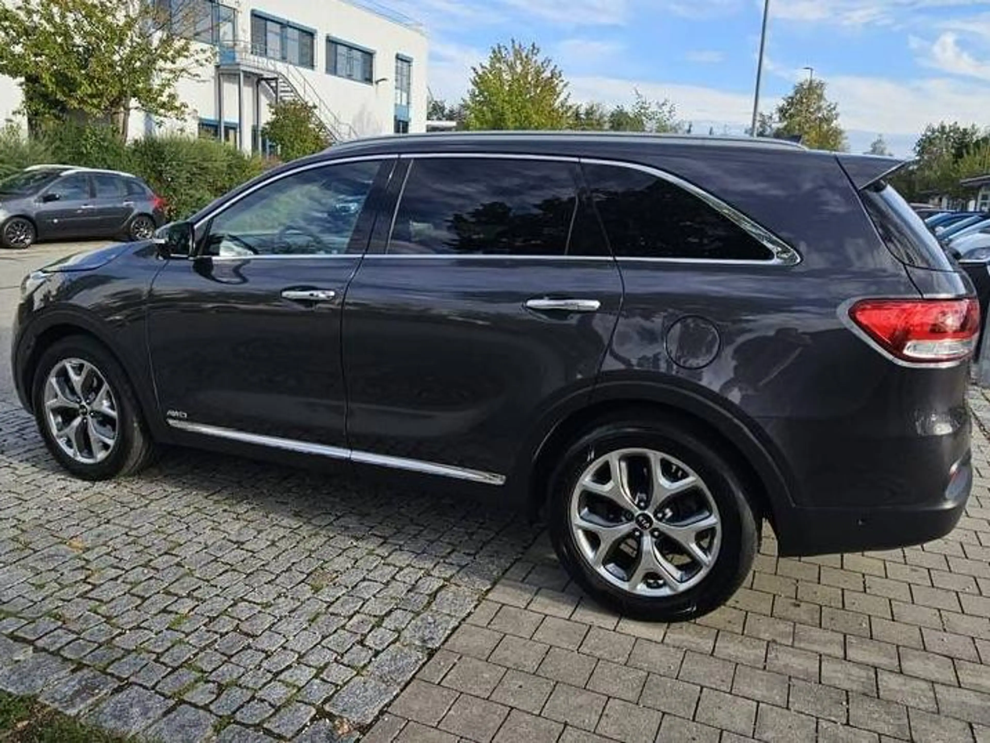 Kia Sorento Platinum Edition 4WD — photo 10