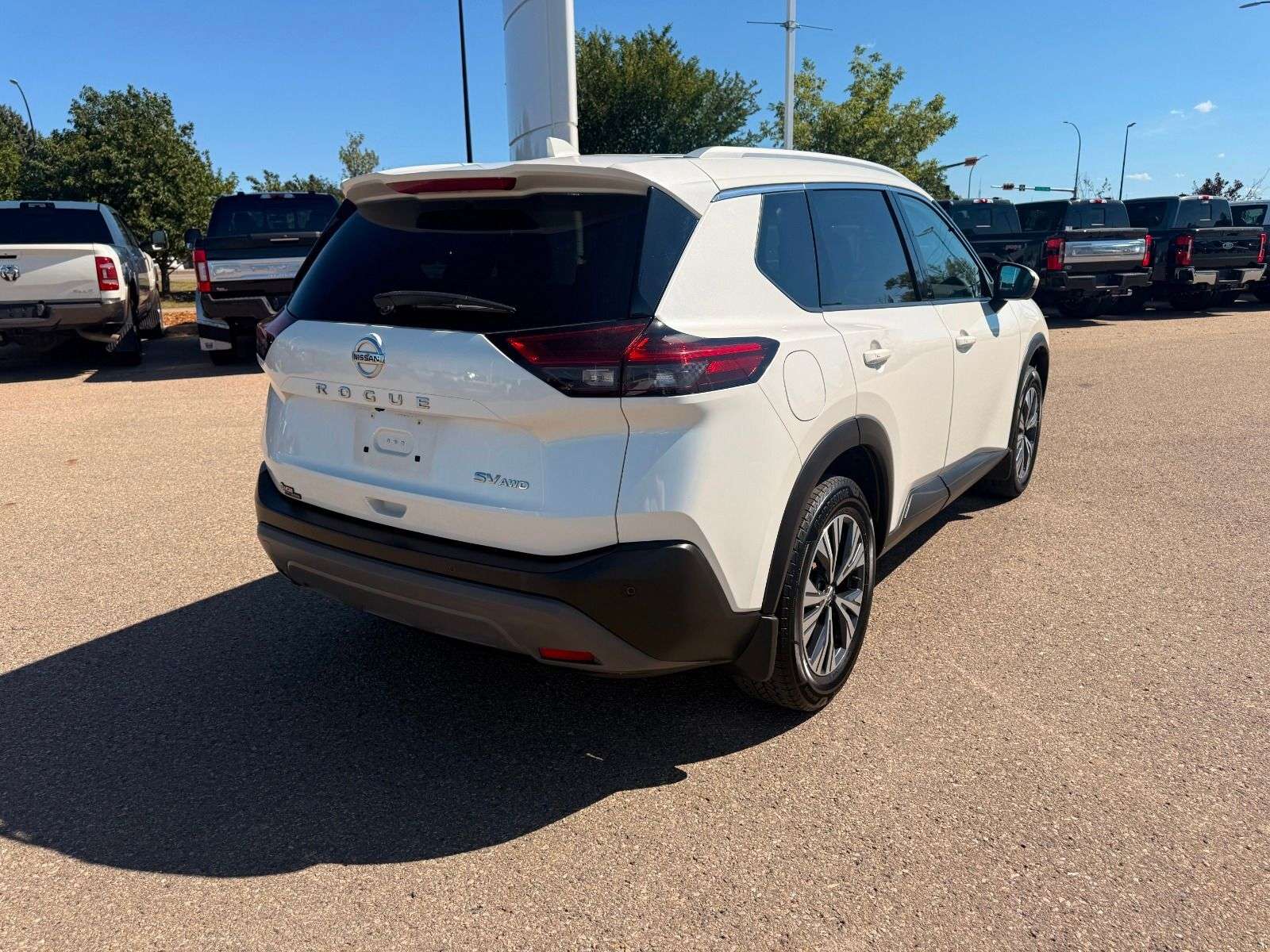 2021 Nissan Rogue SV — снимка 1