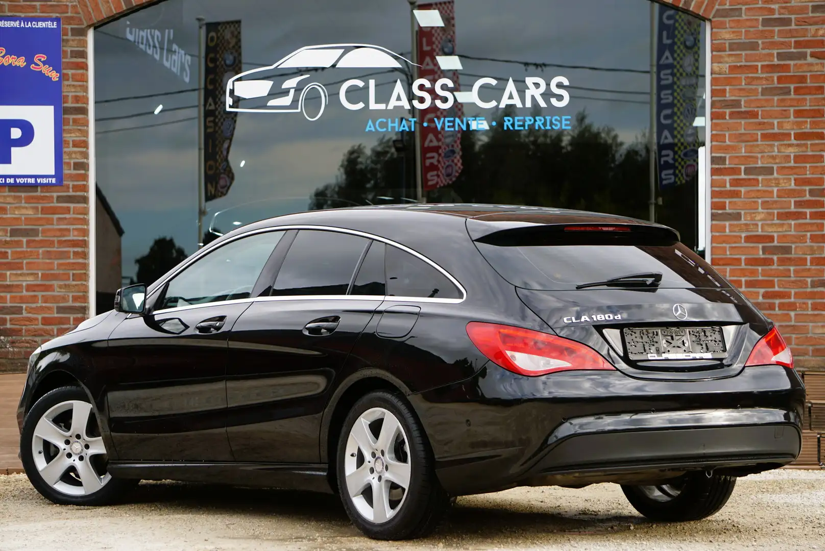 Mercedes-Benz CLA 180 d AUTO SENSORS NAVI CLIM GARANTIE 12 MOIS EUR6B Zwart - 2