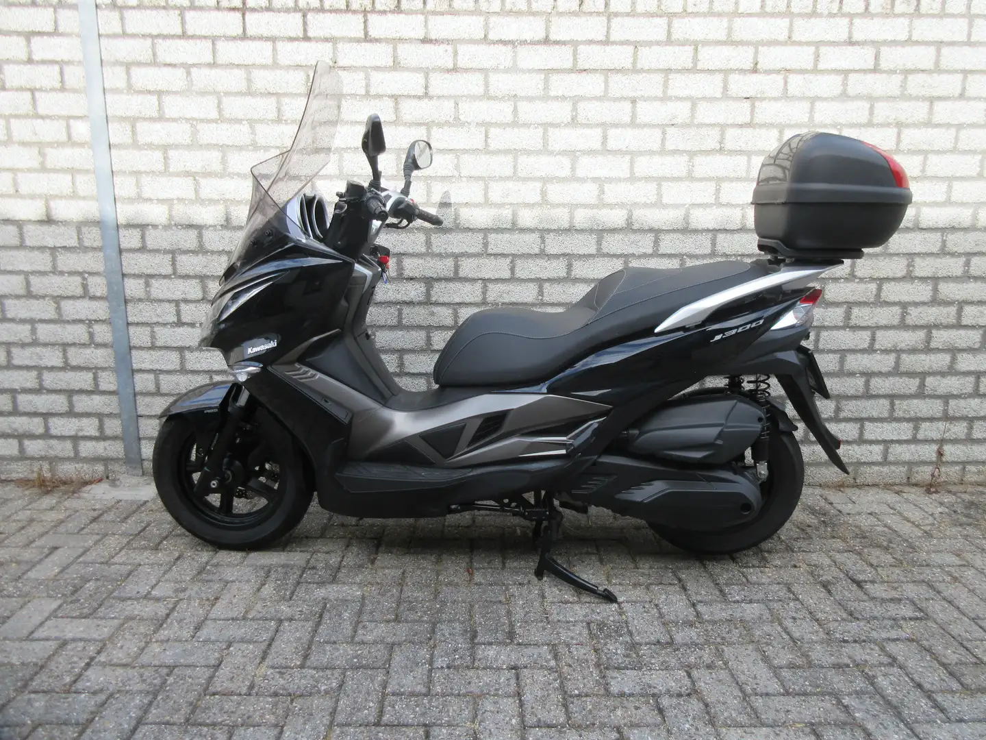 Kawasaki J300 ABS Zwart - 2