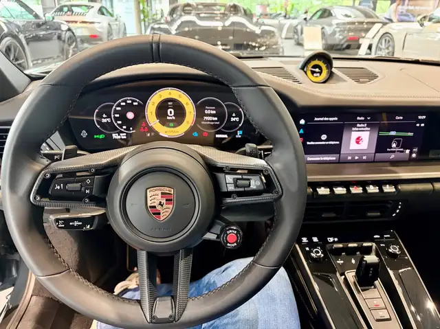 Porsche 911 view 14