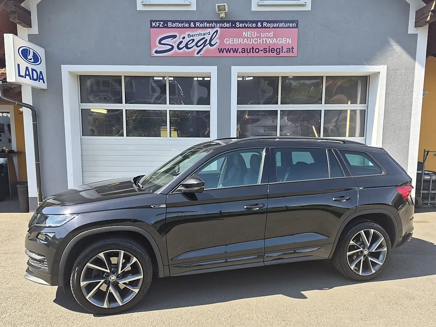 Skoda Kodiaq 2,0 TDI SCR 4x4 Sportline DSG MIT ANHÄNGEVORRIC... Schwarz - 1