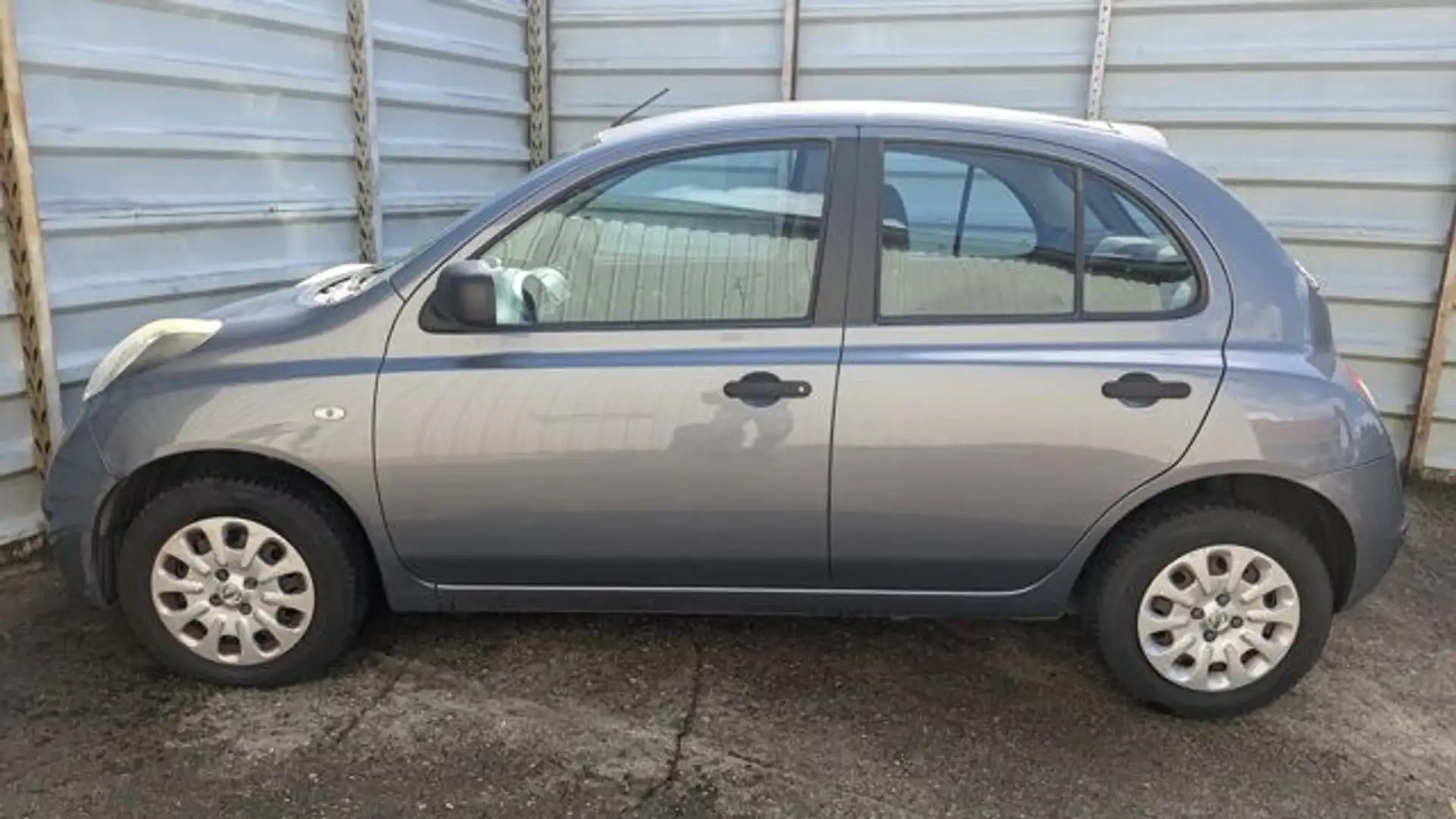 Nissan Micra 1.2 Visia*1 Hand*Klimaanlage*Tüv:11/2025* Grau - 2