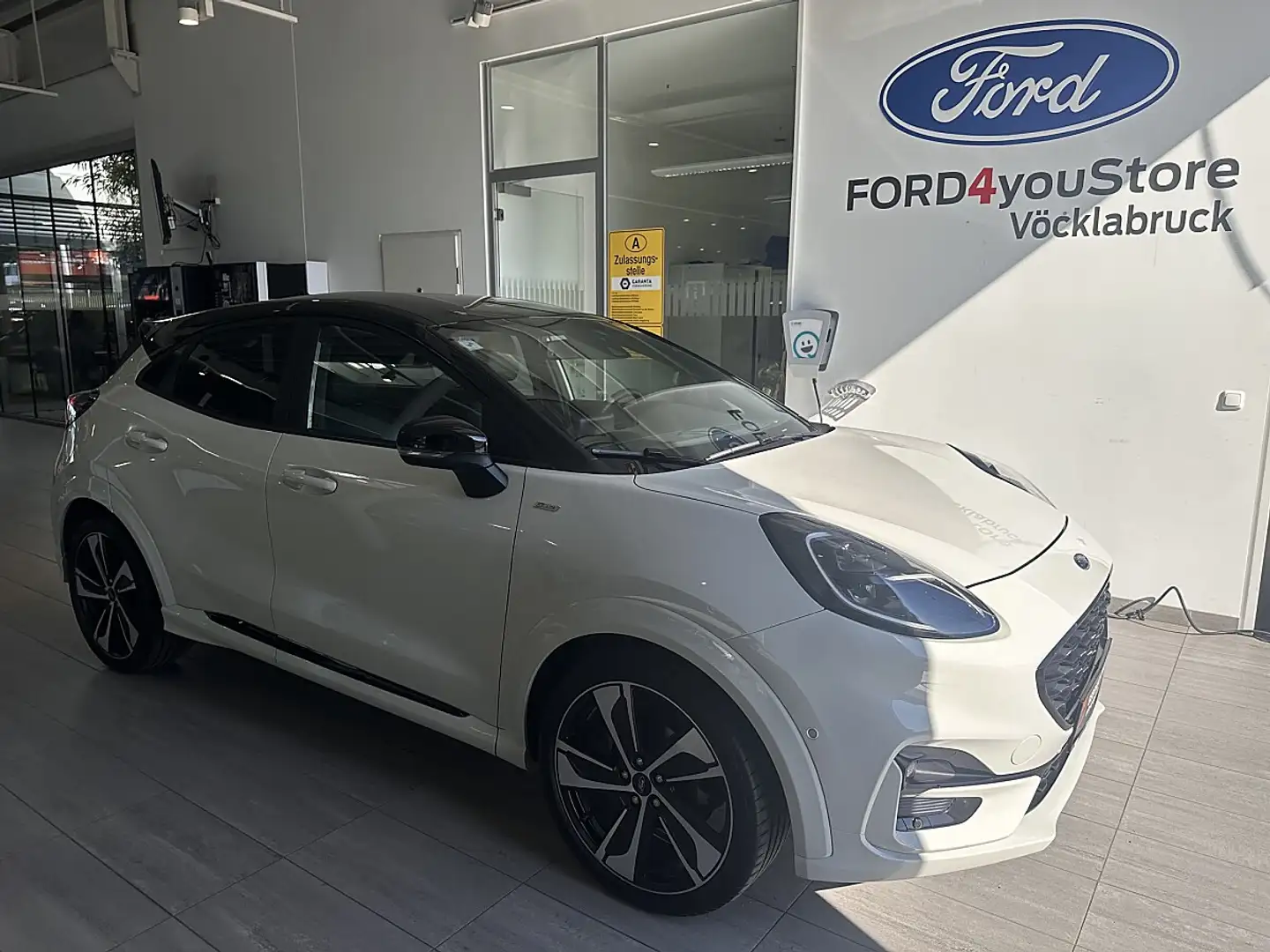 Ford Puma 1,0 EcoBoost Hybrid ST-Line X Weiß - 1